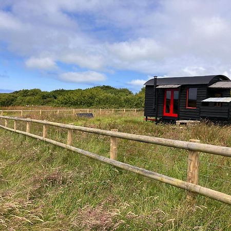 Shepherds Hut In A Private Meadow With Sea Views Hartland Luaran gambar