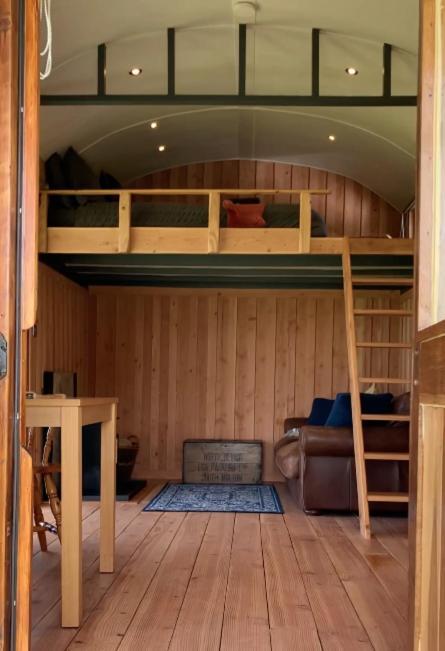 Shepherds Hut In A Private Meadow With Sea Views Hartland Luaran gambar
