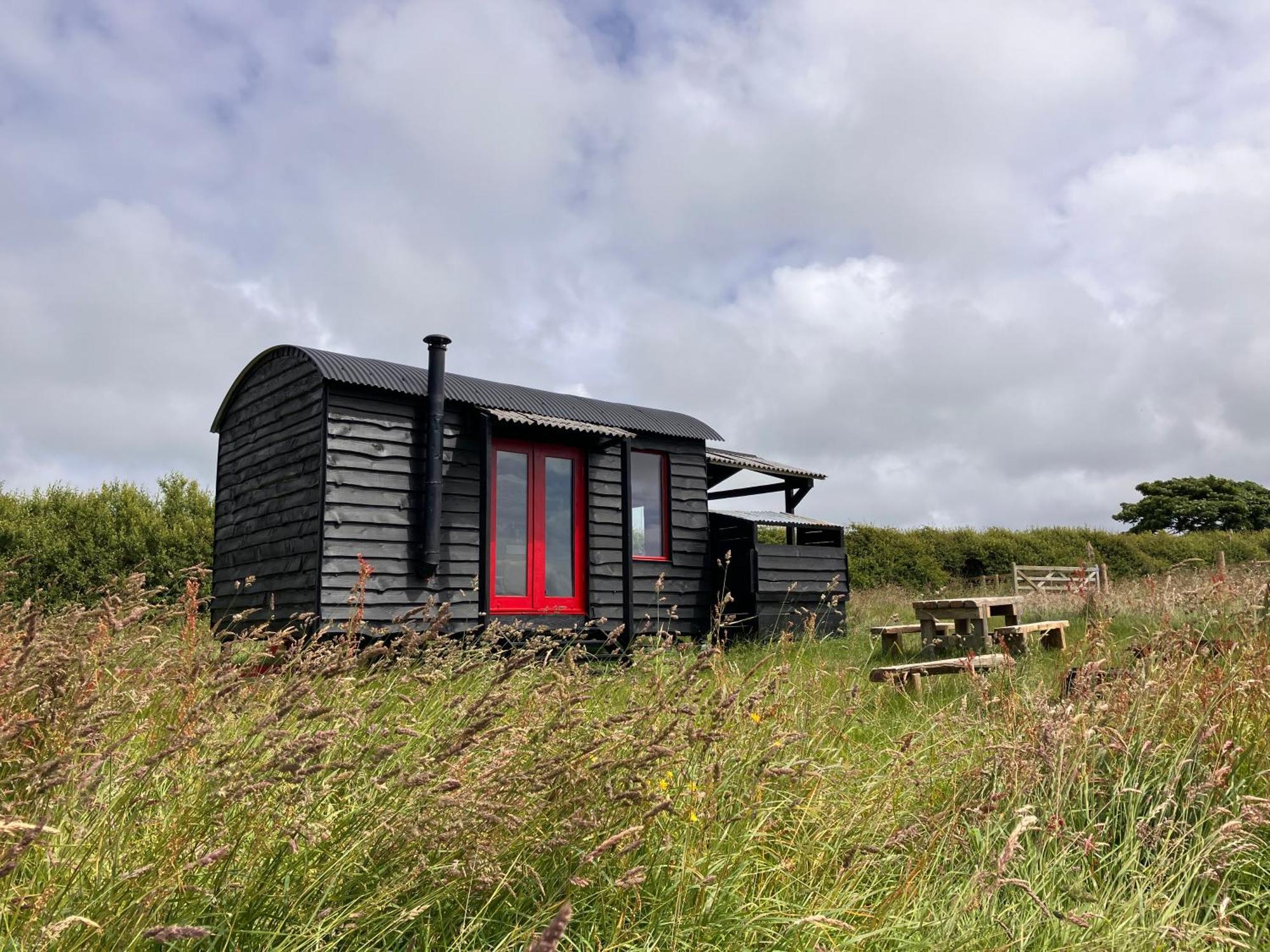 Shepherds Hut In A Private Meadow With Sea Views Hartland Luaran gambar